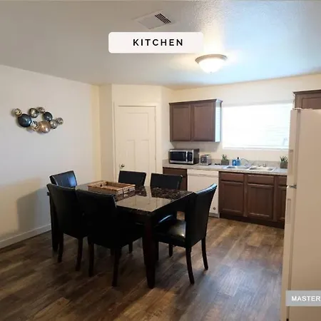 3 Story, 3 Bdrm, 4 Beds, 2 Bath, North Houston, Iah - 10B Villa